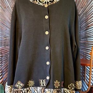 Vintage Patterned Women's Button Up Sweater
